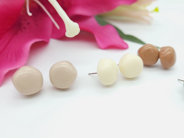 unregelmäßige Pastell Ohrstecker